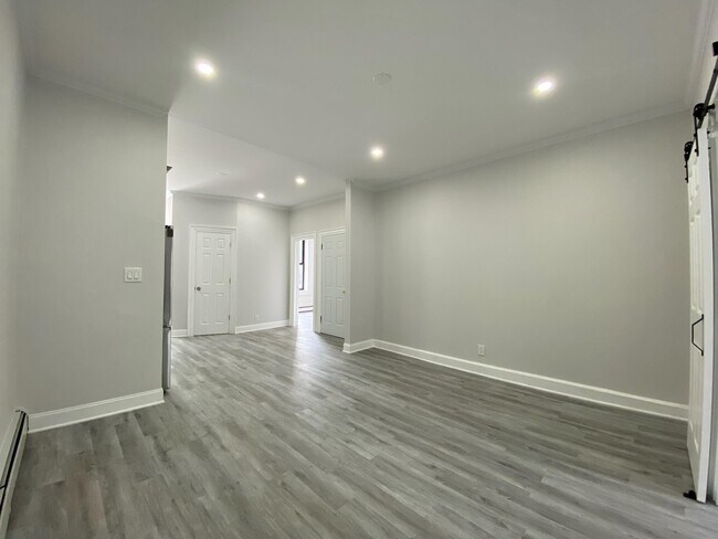 338 2nd St in Jersey City, NJ - Building Photo - Building Photo