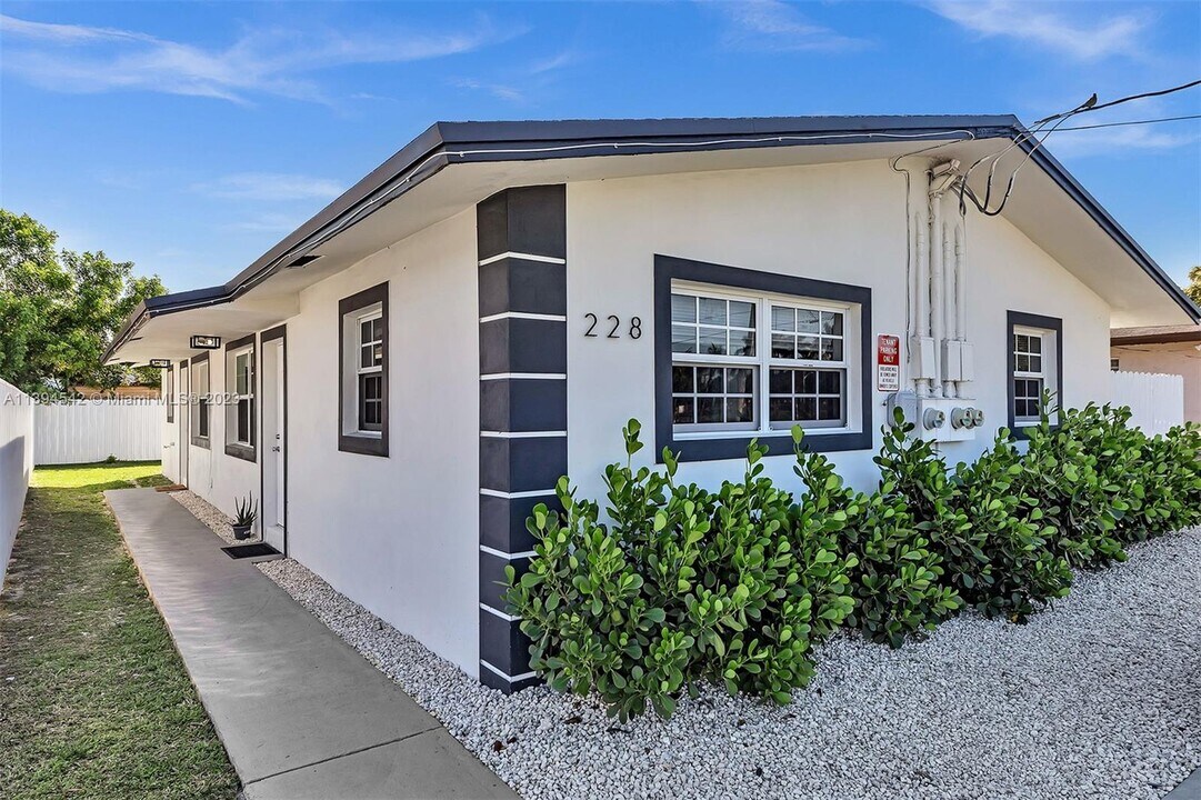 228 NW 9th Ave Photo
