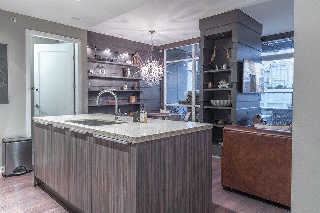 1625 Manitoba St in Vancouver, BC - Building Photo - Building Photo