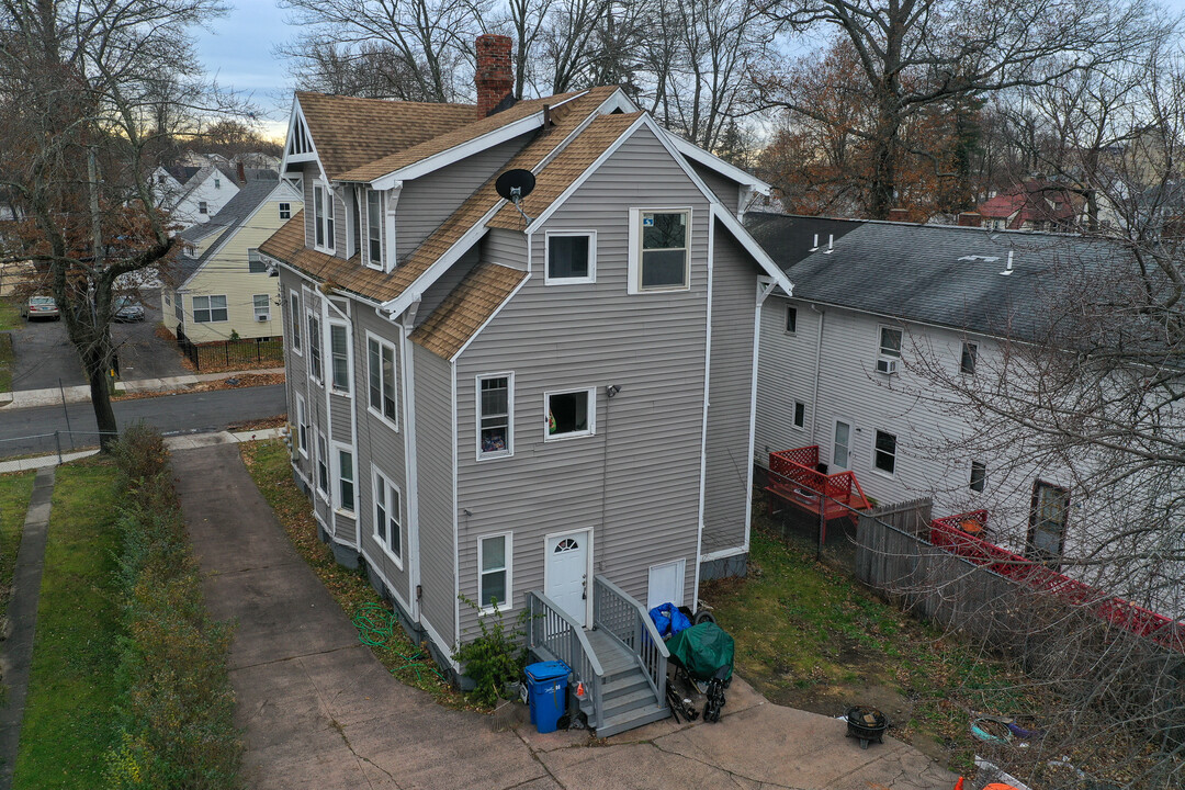 52 Catherine St in Hartford, CT - Building Photo