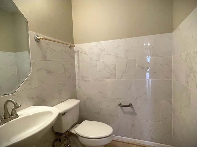 property at 1815 Rustic Oak Ln