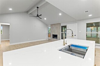 3907 Carmel Dr in Austin, TX - Building Photo - Building Photo