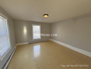 24 Birch St in Bangor, ME - Building Photo - Building Photo
