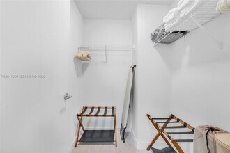 77 SE 5th St, Unit 3305 in Miami, FL - Building Photo - Building Photo