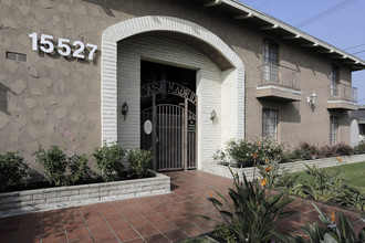 Casa Madrid Apartments in Bellflower, CA - Building Photo - Building Photo