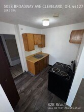 5058 Broadway Ave in Cleveland, OH - Foto de edificio - Building Photo