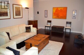 8 Park Rd in Toronto, ON - Building Photo - Building Photo