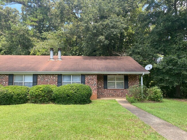 property at 1160 White Oak Dr