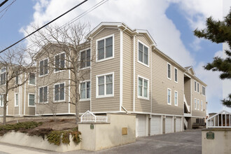 227 Beachfront in Manasquan, NJ - Building Photo - Building Photo