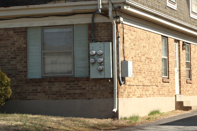 4213 Wallingford Ln in Louisville, KY - Foto de edificio - Building Photo