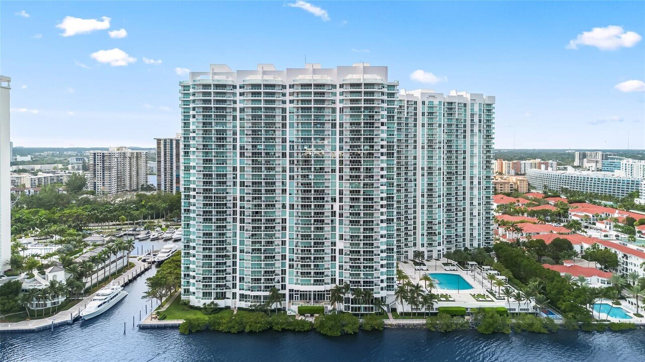 3201 NE 183rd St, Unit 1608 in Aventura, FL - Building Photo