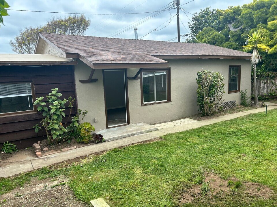410 Tulare Ave in Morro Bay, CA - Building Photo