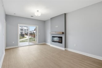 1195 Marina Pkwy in Macedon, NY - Building Photo - Building Photo