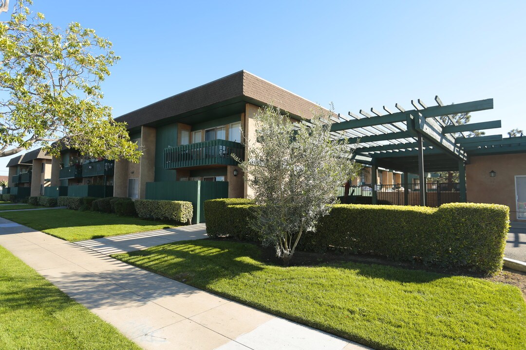 Garden Grove Manor in Garden Grove, CA - Foto de edificio