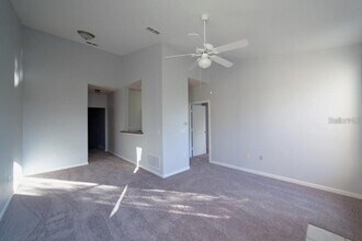 17920 Villa Creek Dr in Tampa, FL - Building Photo - Building Photo