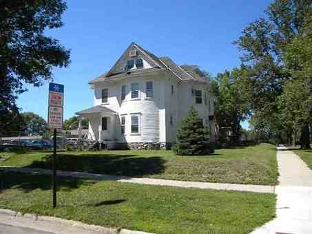 209 N 3rd St in Marshall, MN - Foto de edificio