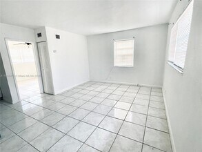 825 NW 9th St in Hallandale Beach, FL - Building Photo - Building Photo