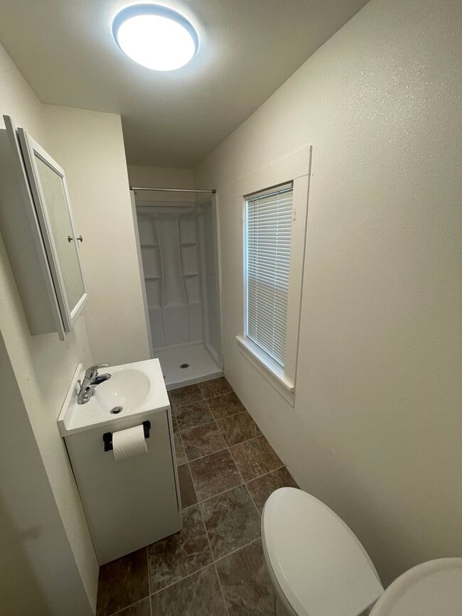 530 Grove St in Lebanon, OR - Foto de edificio - Building Photo