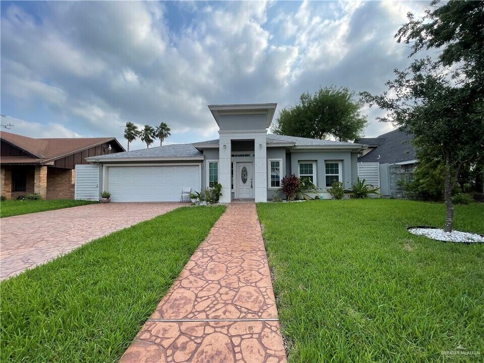 15 E Patsy Dr in Hidalgo, TX - Building Photo