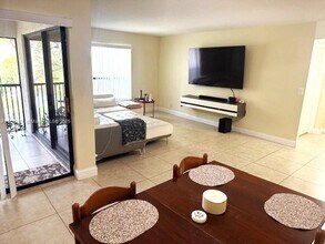 3817 Cocoplum Cir in Coconut Creek, FL - Building Photo - Building Photo