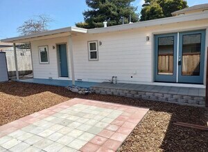 413 Dela Rosa Ave in Monterey, CA - Building Photo - Building Photo