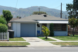 300 E Santa Paula St in Santa Paula, CA - Building Photo - Building Photo