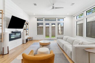 929 Nadine St in Houston, TX - Building Photo - Building Photo