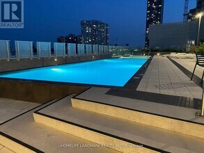 3900 Confederation Pkwy in Mississauga, ON - Building Photo - Building Photo