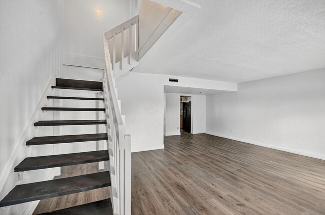 1405 White Pine Dr in Wellington, FL - Building Photo - Building Photo