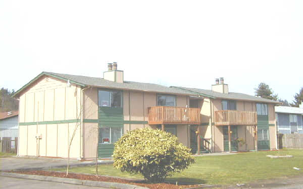 222 Chicago Blvd S in Pacific, WA - Building Photo