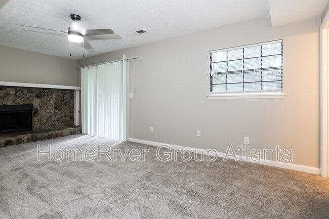 6620 Connell Rd in Fairburn, GA - Building Photo - Building Photo