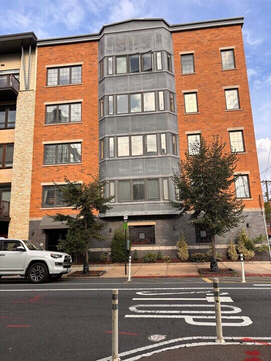 701 Monroe St in Hoboken, NJ - Building Photo