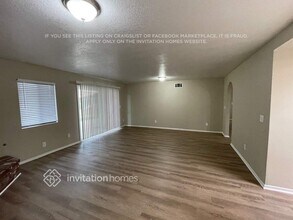 11579 Ridgecrest Ln in Moreno Valley, CA - Foto de edificio - Building Photo