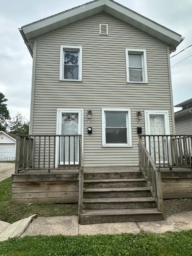 318 Linn St in Janesville, WI - Building Photo - Building Photo
