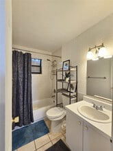 1021 SE Monterey Rd in Stuart, FL - Building Photo - Building Photo