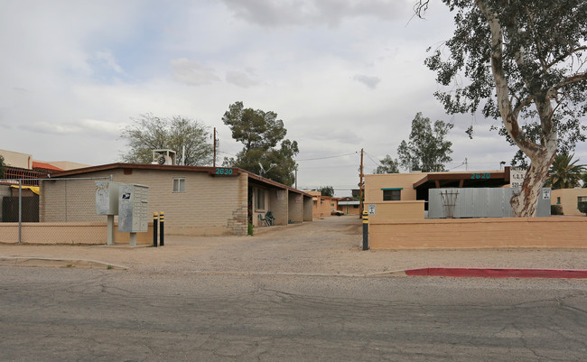 2620-2630 N 14th Ave in Tucson, AZ - Building Photo - Building Photo