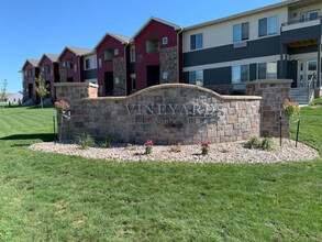 Vineyard Apartments of Cambridge in Cambridge, WI - Foto de edificio - Building Photo