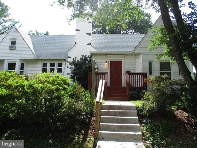 property at 10001 Dallas Ave