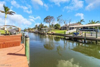 138 SE 30th Terrace in Cape Coral, FL - Foto de edificio - Building Photo