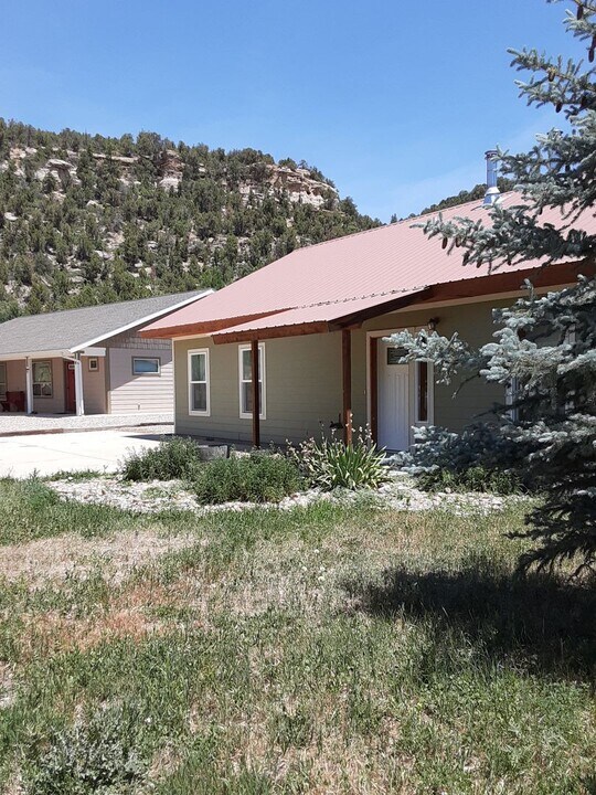 205 20th St in Dolores, CO - Building Photo