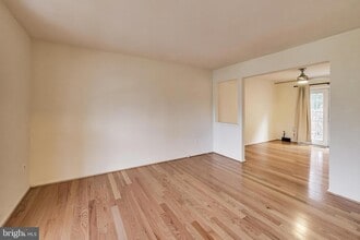 16 Tabiona Ct in Silver Spring, MD - Building Photo - Building Photo