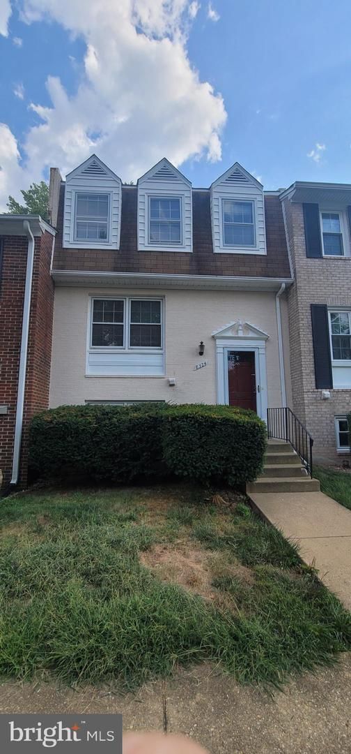 property at 8324 Glastonbury Ct