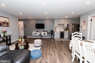 208 Park Terrace Ct SE in Vienna, VA - Building Photo - Building Photo