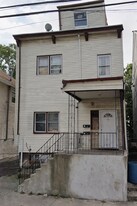 76 Godwin Ave in Paterson, NJ - Building Photo