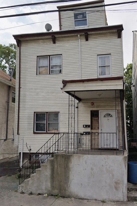 76 Godwin Ave in Paterson, NJ - Building Photo