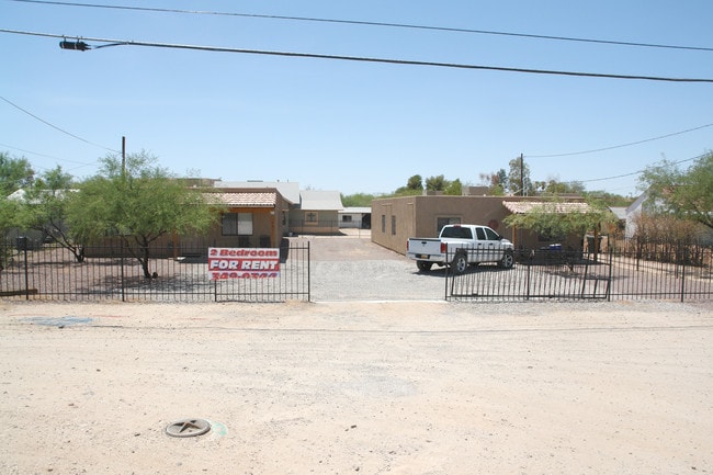 Bali-Hai Townhomes in Tucson, AZ - Building Photo - Building Photo