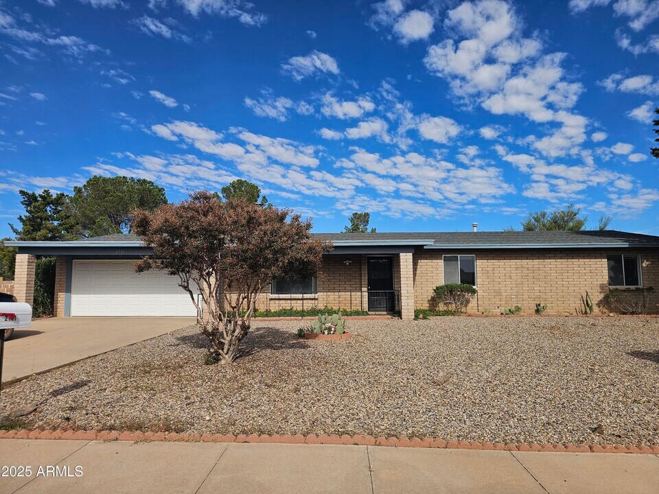 2131 E Foothills Dr in Sierra Vista, AZ - Building Photo