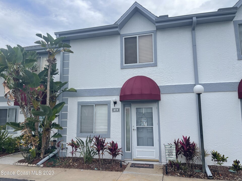 419 Seaport Blvd in Cape Canaveral, FL - Foto de edificio