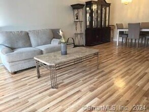 37 Greenwich Ave in Stamford, CT - Building Photo - Building Photo