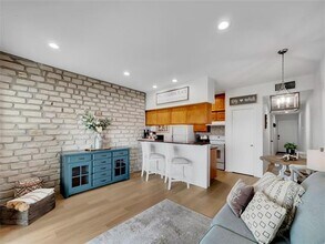 401 E Pearl St in Granbury, TX - Building Photo - Building Photo